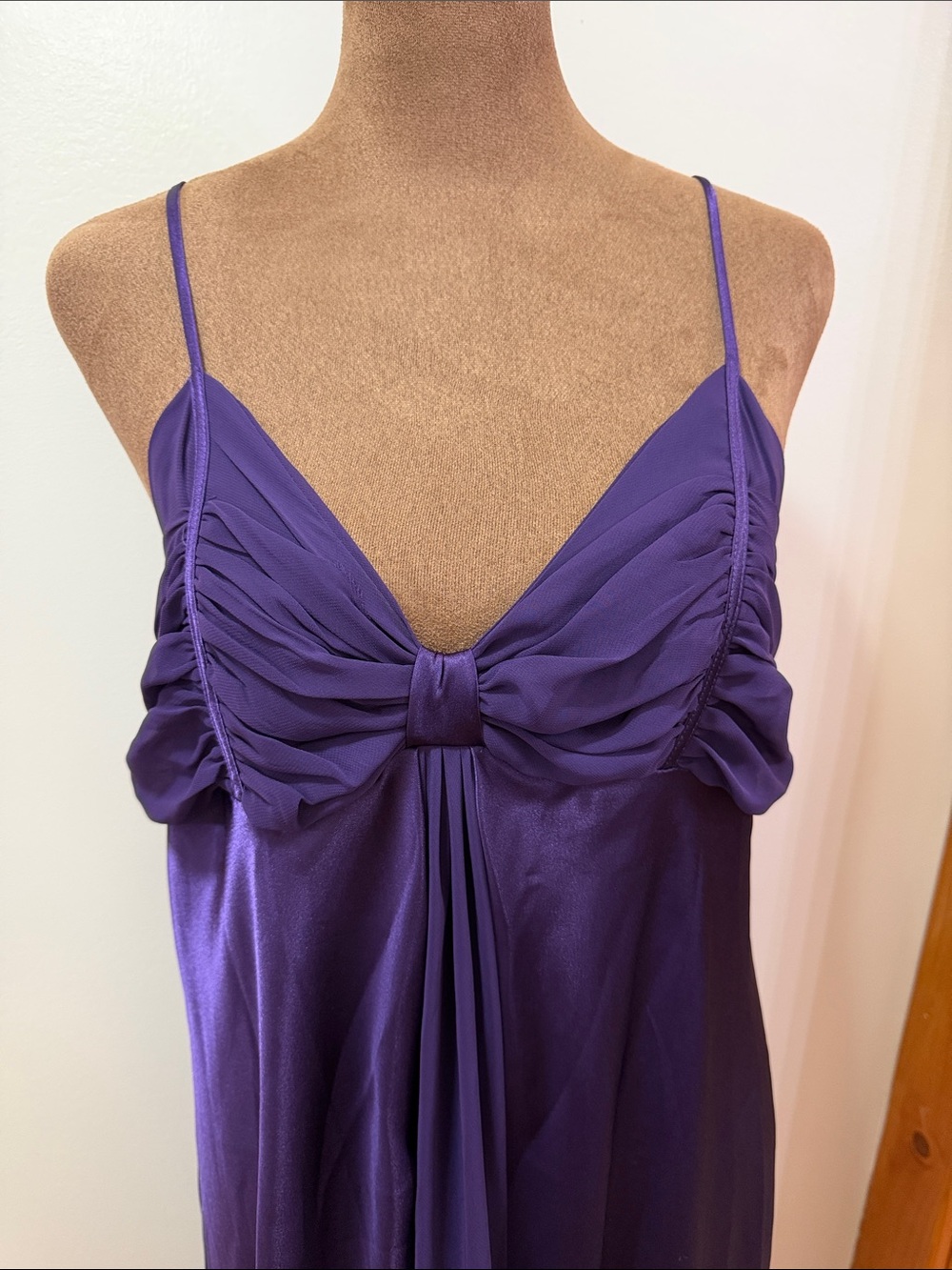 Oscar de la Renta Purple Satin Nightgown Size Medium NWOT - Picture 3 of 6